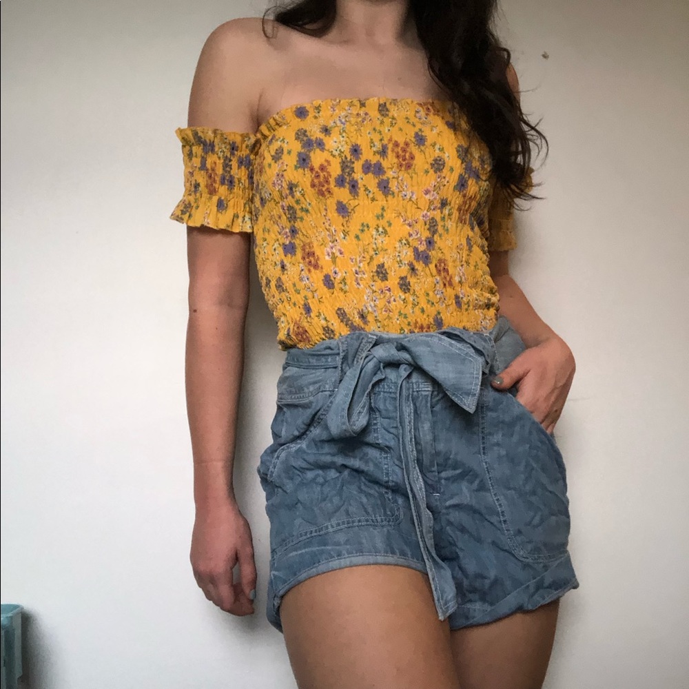 Gap Denim Paper Bag Shorts with Belt Size 6